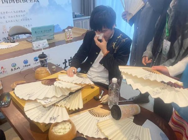 信康优配 卫冕棋圣后落泪，柯洁：前段时间沉迷游戏，感觉被围棋伤到了